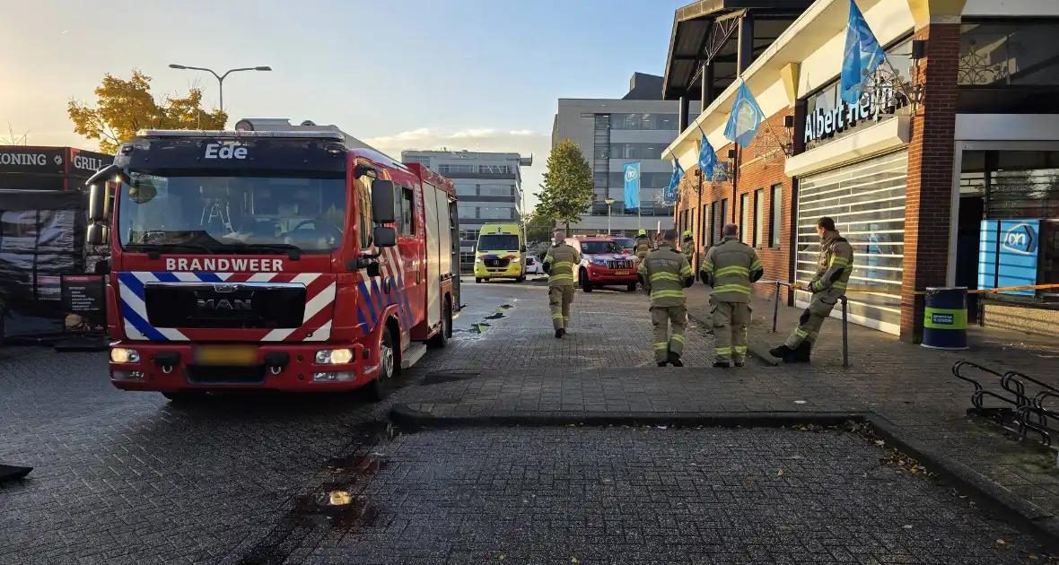 Medewerker supermarkt gewond bij ongeval met gevaarlijke stof - Foto 3