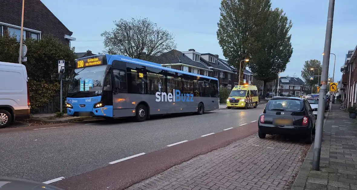 Fietser en lijnbus in botsing
