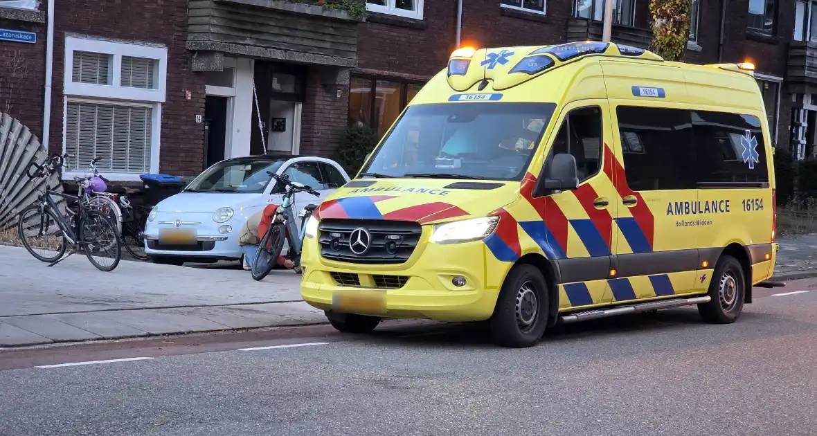 Fietser en lijnbus in botsing - Foto 1