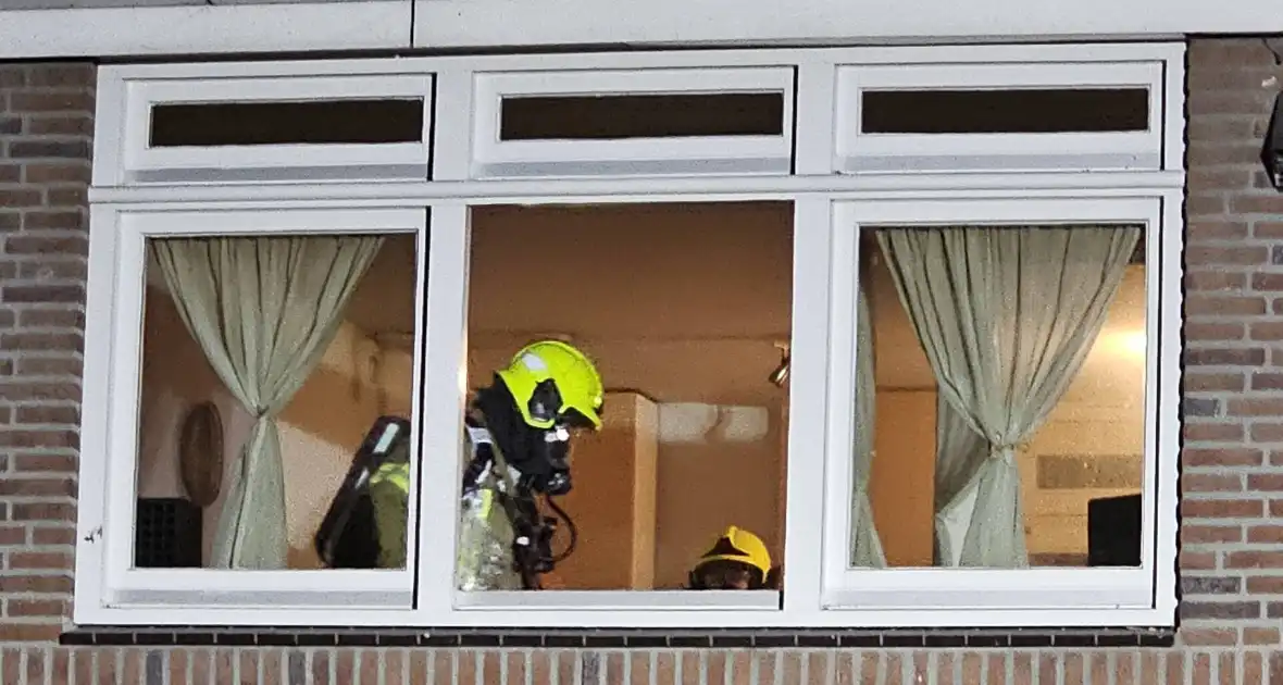 Woningbrand door vergeten pannetje, bewoner nagekeken door het ambulancepersoneel - Foto 3