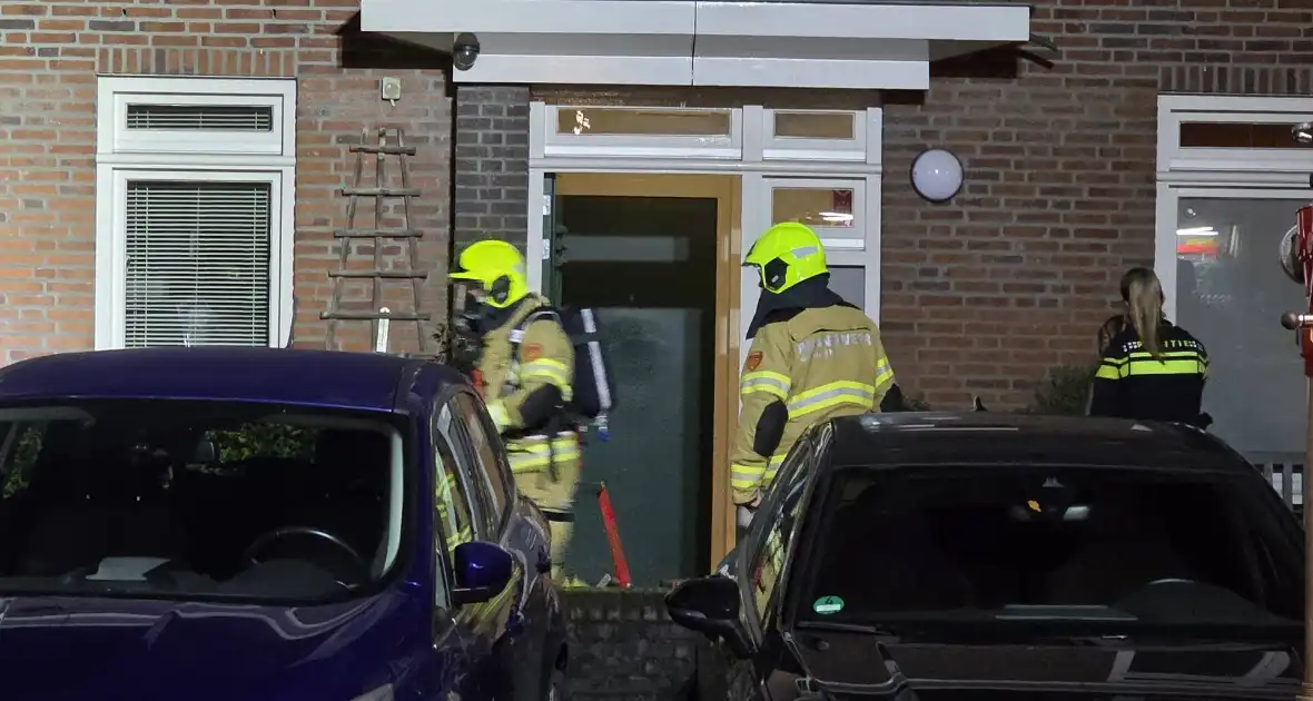 Woningbrand door vergeten pannetje, bewoner nagekeken door het ambulancepersoneel - Foto 5
