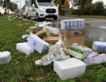 Vrachtwagen verliest diiepvrieshandel tijdens het rijden