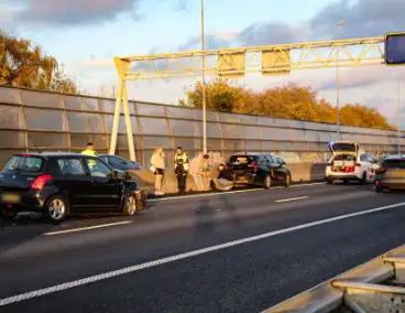 Twee auto's total loss na aanrijding