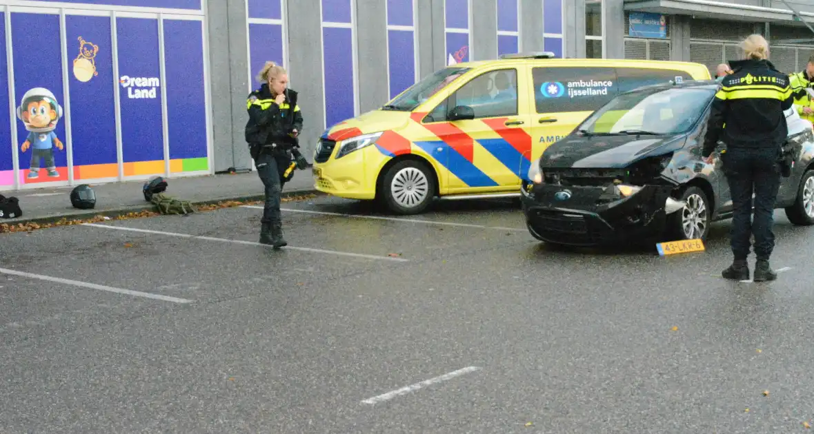 Motorrijder gewond na inhaalactie - Foto 1