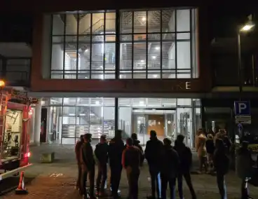 Deur ingetrapt na keukenbrand