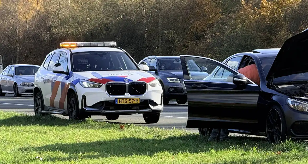 Brand in auto leidt tot afsluiting rijstrook