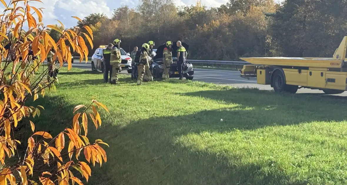 Brand in auto leidt tot afsluiting rijstrook - Foto 6