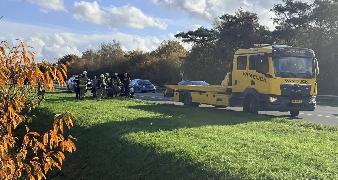 Brand in auto leidt tot afsluiting rijstrook - Foto 7