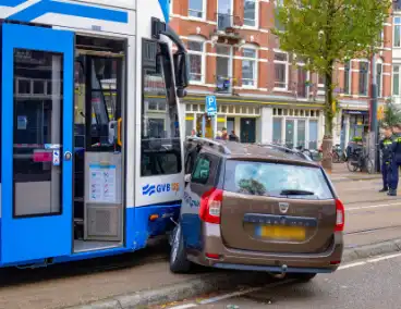 Meerdere gewonden bij aanrijding tussen auto en tram