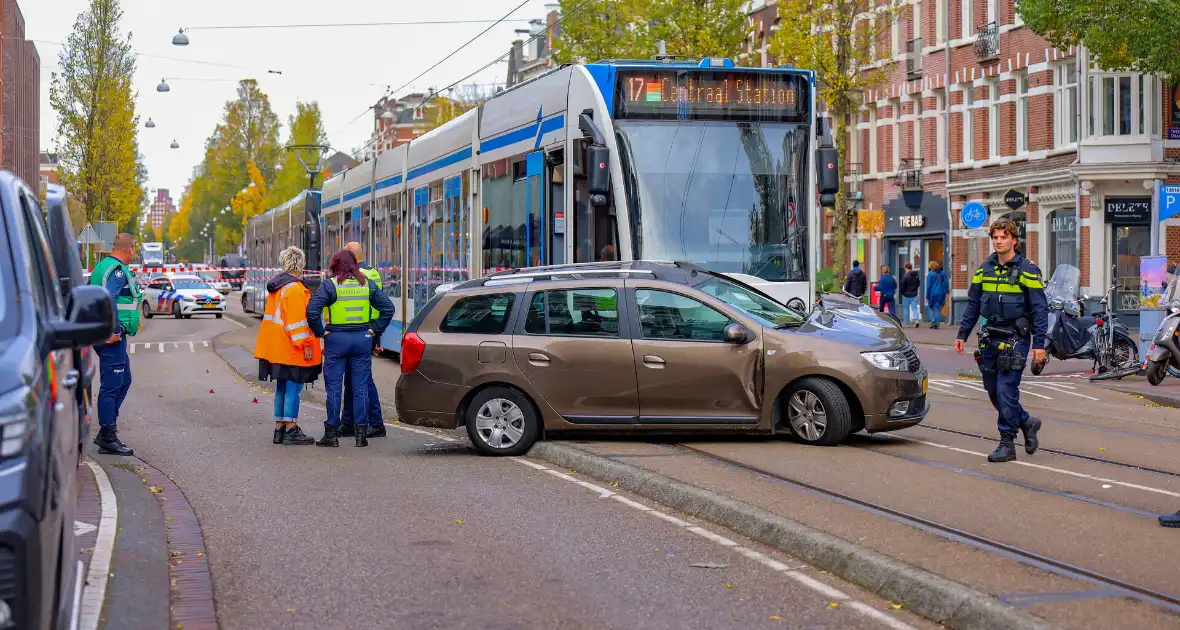 Meerdere gewonden bij aanrijding tussen auto en tram - Foto 1