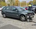 Auto ramt geparkeerde wagen na ongeval