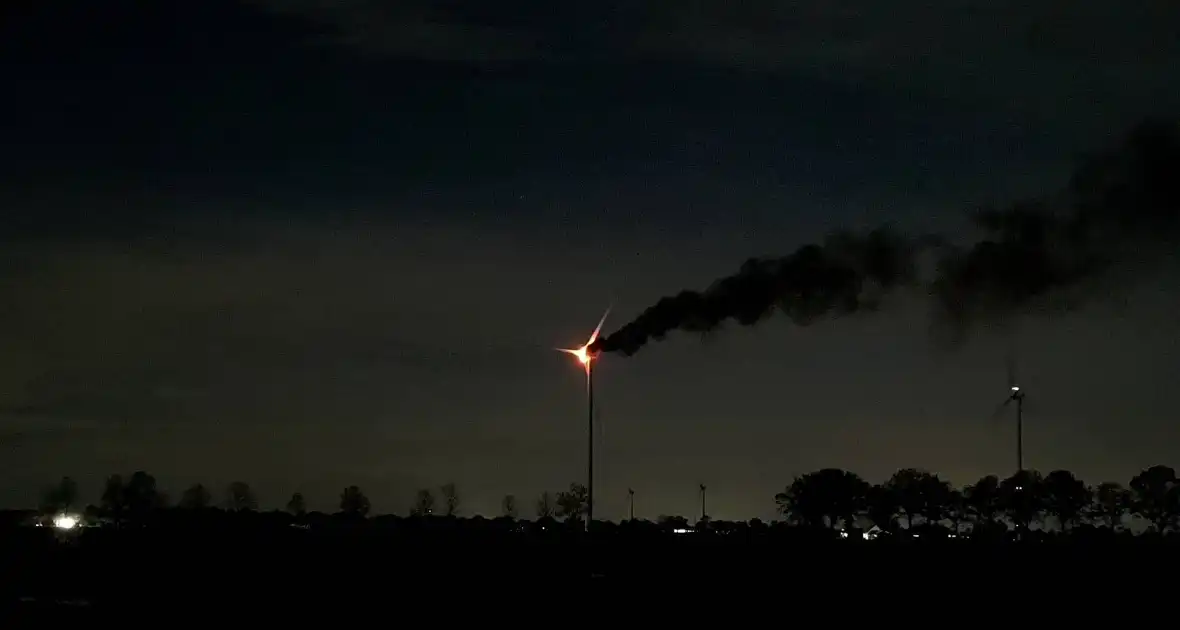 Grote brand in windmolen - Foto 3