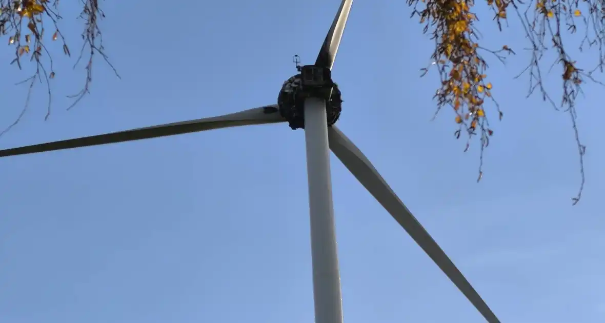 Herstel windmolen na brand vergt tijd - Foto 12