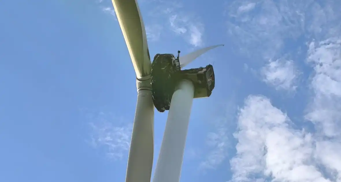 Herstel windmolen na brand vergt tijd - Foto 13