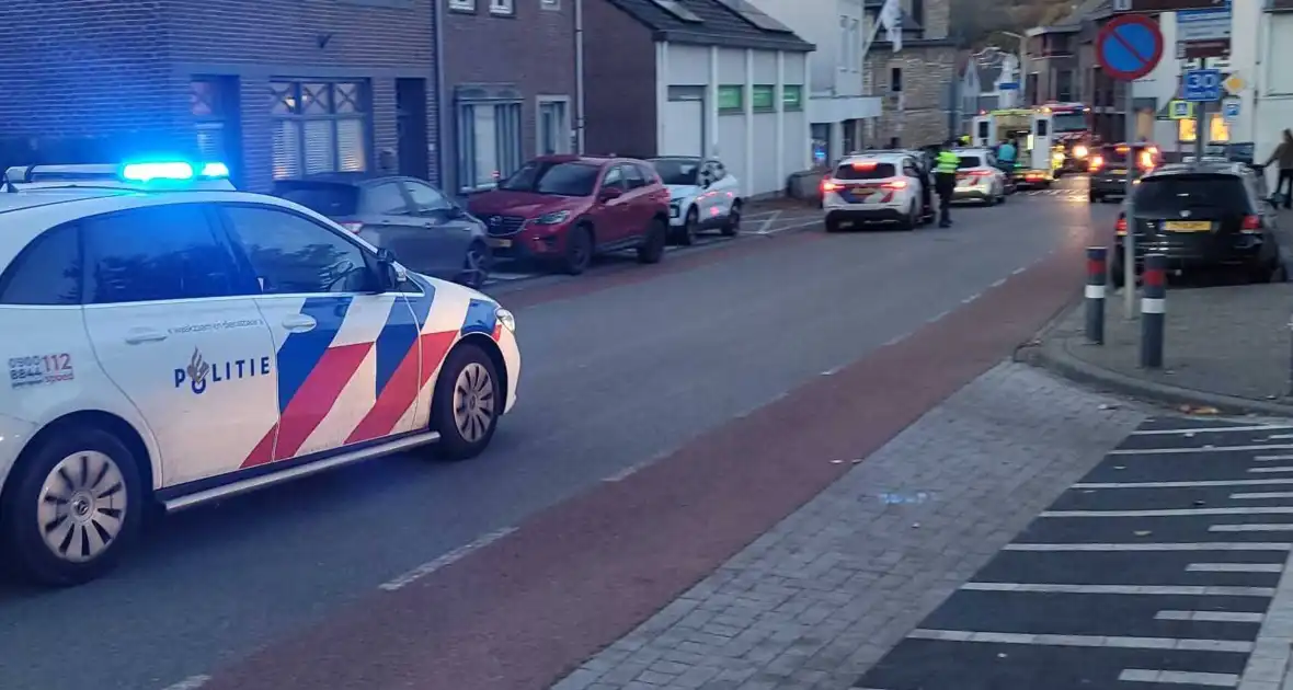Auto en motor botsen, bestuurder gewond - Foto 3