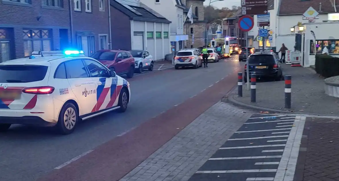 Auto en motor botsen, bestuurder gewond - Foto 6