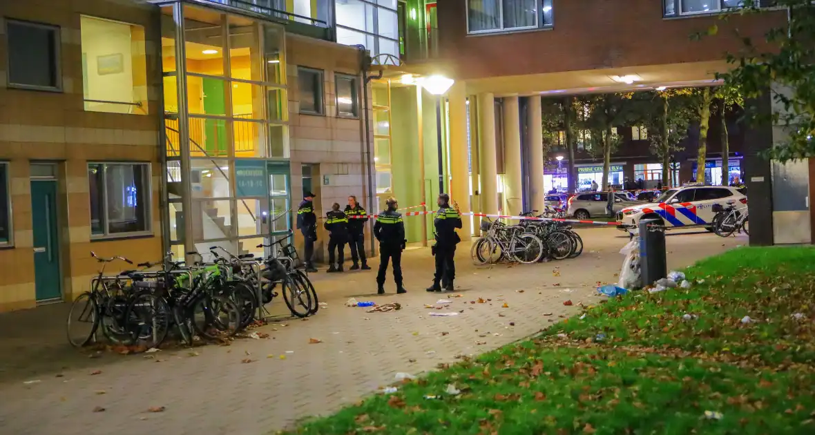 Steekpartij leidt tot gewonde en afzetting van de locatie - Foto 1