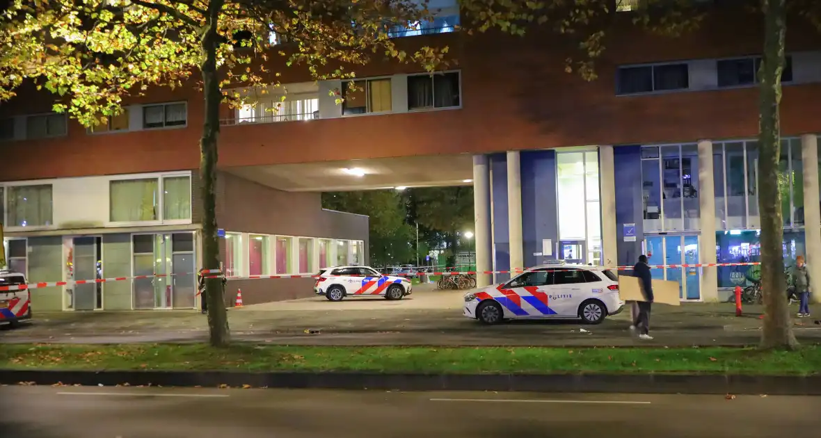 Steekpartij leidt tot gewonde en afzetting van de locatie - Foto 3