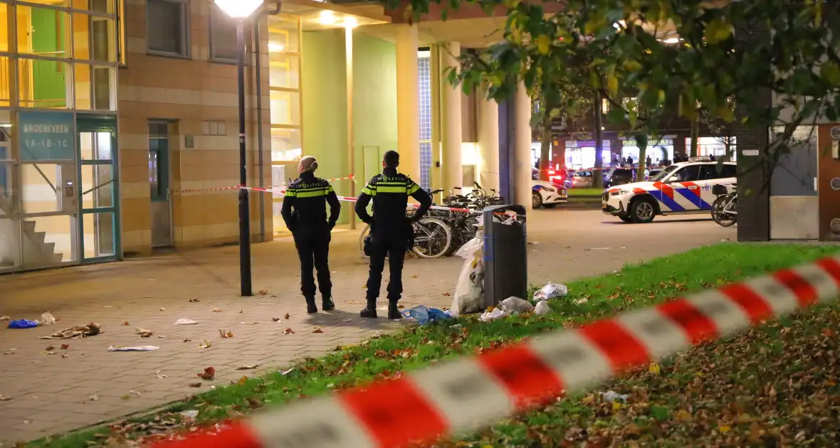 Steekpartij leidt tot gewonde en afzetting van de locatie - Foto 5