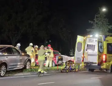 Brandweer bevrijdt persoon na botsing