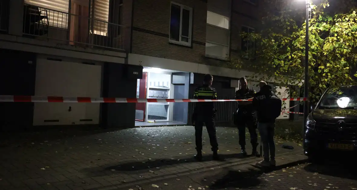 Man met mes doodgeschoten door politie - Foto 6