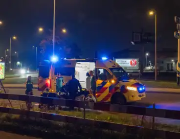 Dronken man valt met rolstoel en raakt gewond