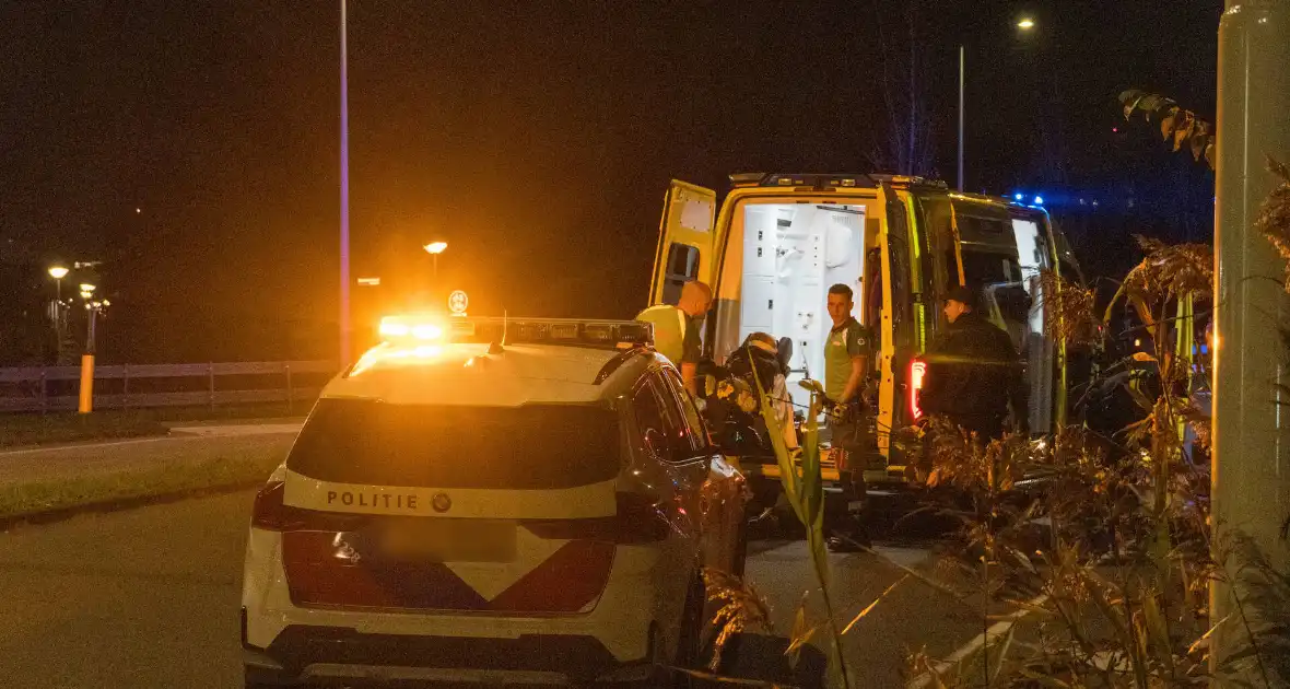 Dronken man valt met rolstoel en raakt gewond - Foto 3