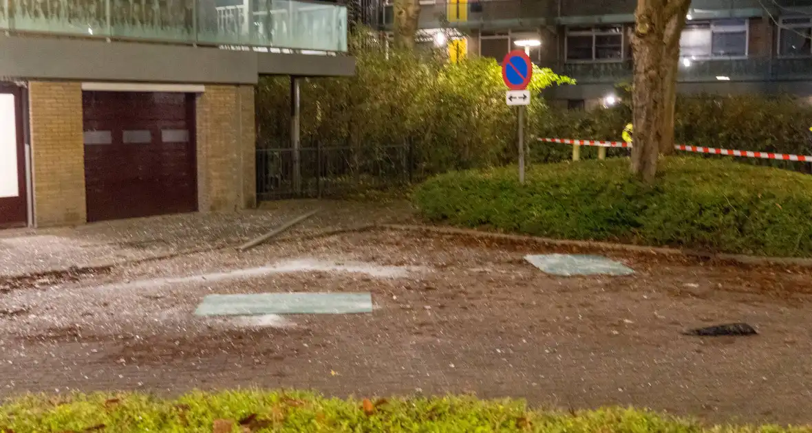Explosie veroorzaakt grote schade - Foto 4