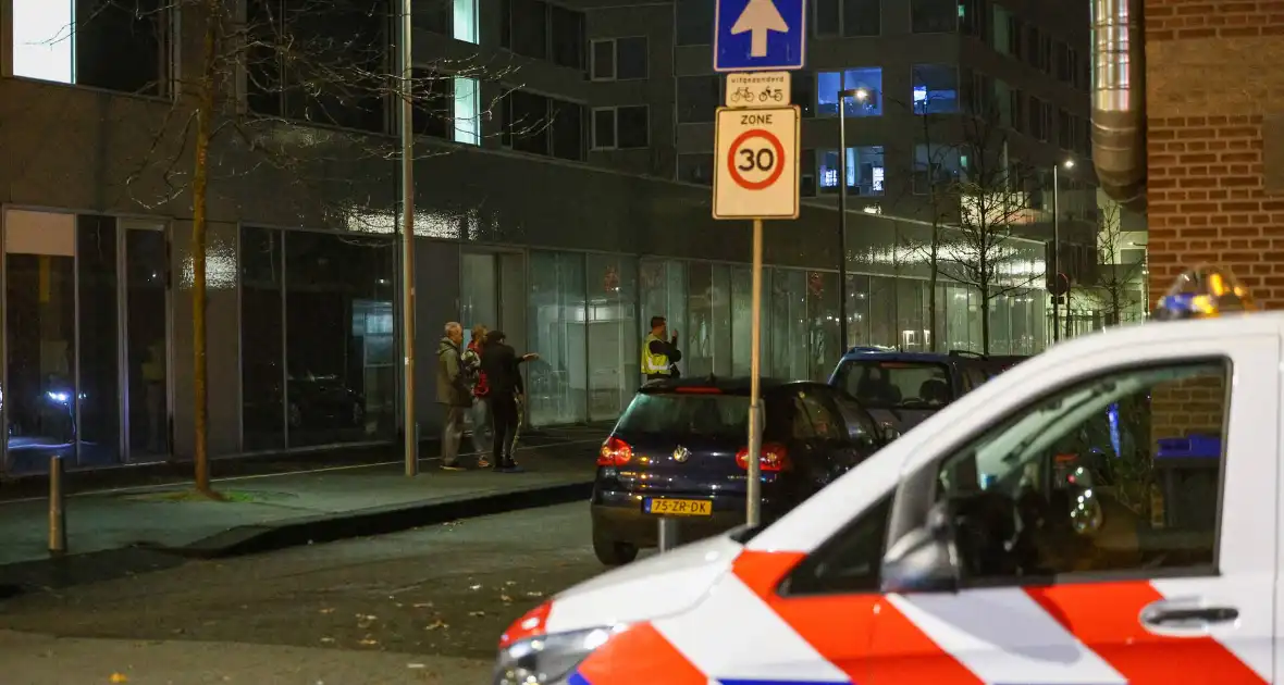Onderzoek nadat explosie voordeur beschadigt