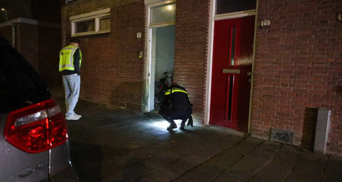 Onderzoek nadat explosie voordeur beschadigt - Foto 5