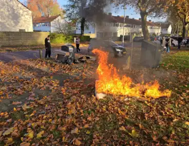 Buitenbrand veroorzaakt hoge vlammen