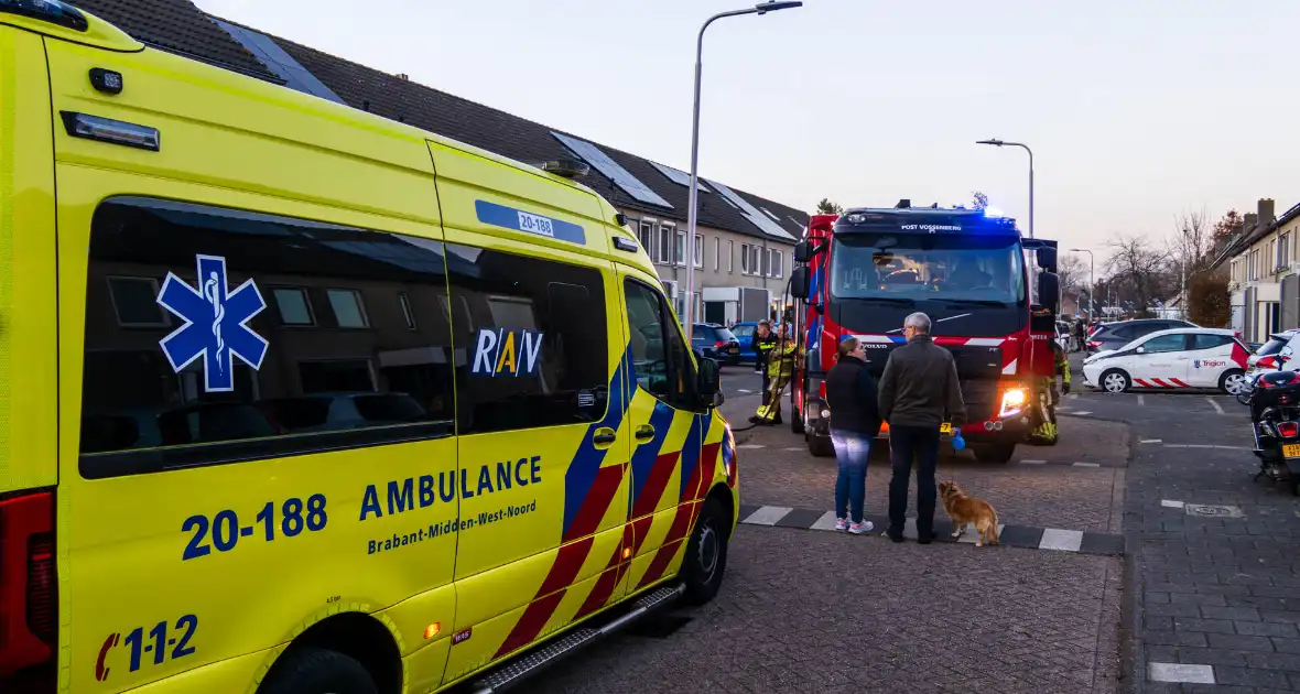 Eigenaar woning naar ziekenhuis na brand in schuurtje - Foto 1
