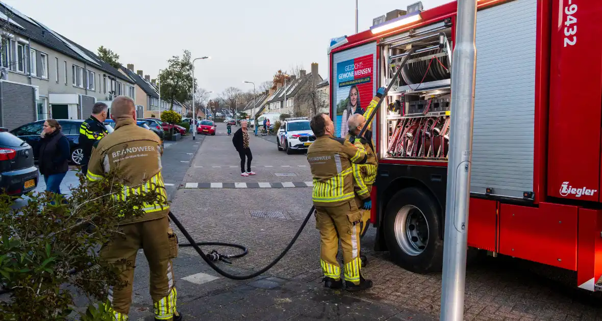 Eigenaar woning naar ziekenhuis na brand in schuurtje - Foto 3