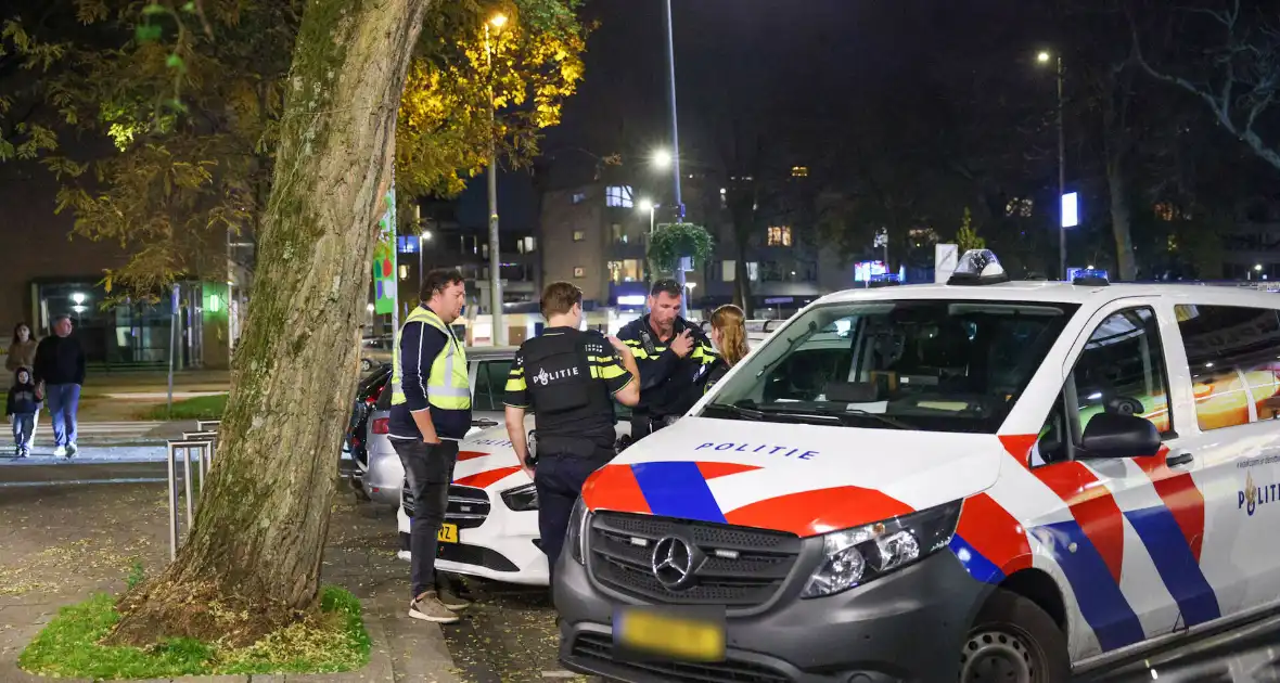 Vijf aanhoudingen en vondst van geld na drugsdeal - Foto 24