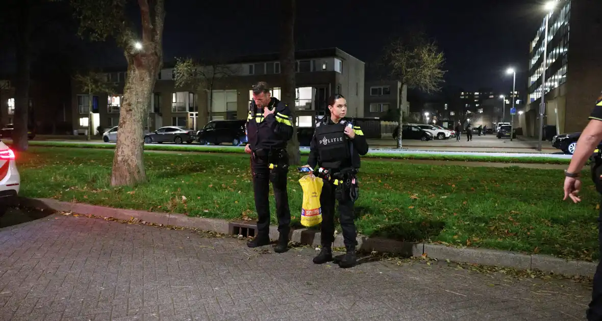 Vijf aanhoudingen en vondst van geld na drugsdeal - Foto 8