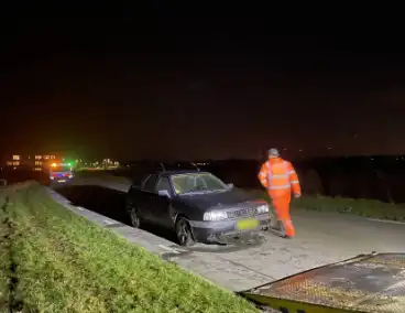 Voertuig belandt in sloot