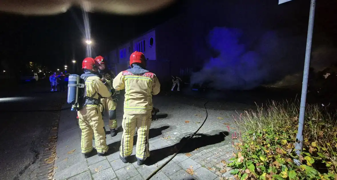 Politie onderzoekt oorzaak van autobrand - Foto 7