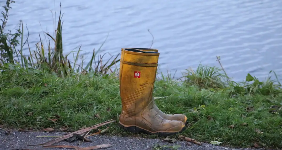 Hulpdiensten ingezet voor 'verdrinkend' schoeisel - Foto 7