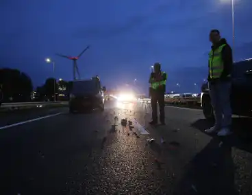 Zwaargewonden bij kettingbotsing op snelweg