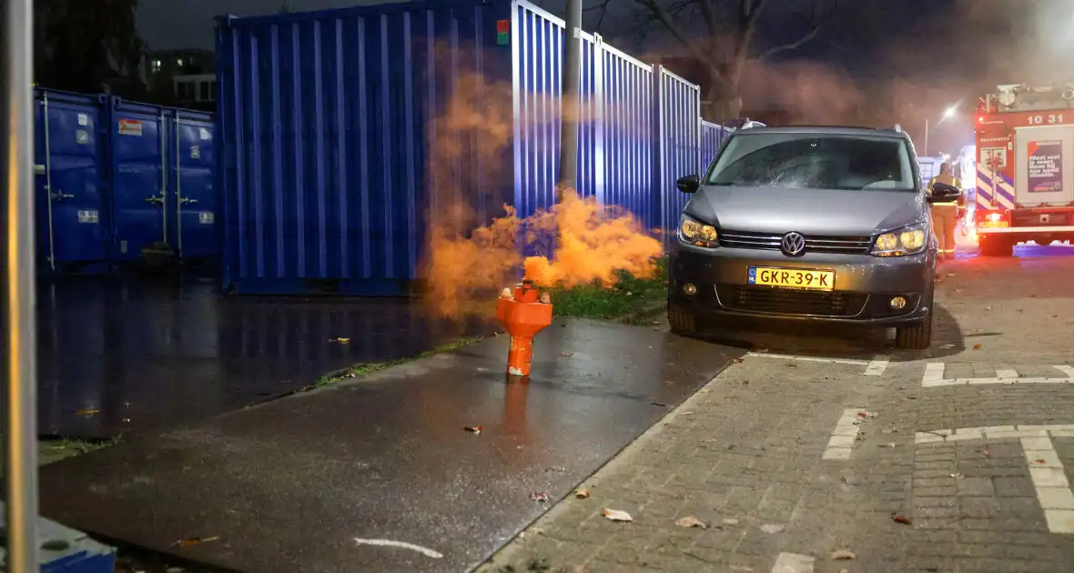 Woningbrand door noodsignaal met oranje rook