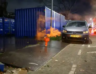 Woningbrand door noodsignaal met oranje rook