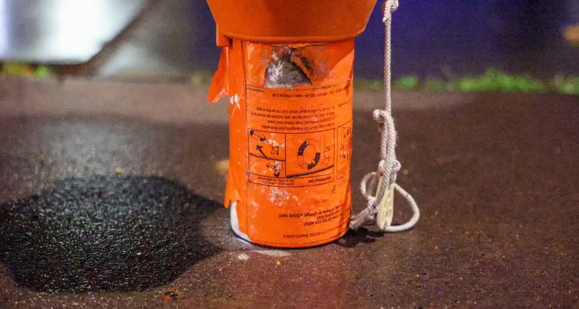 Woningbrand door noodsignaal met oranje rook - Foto 1