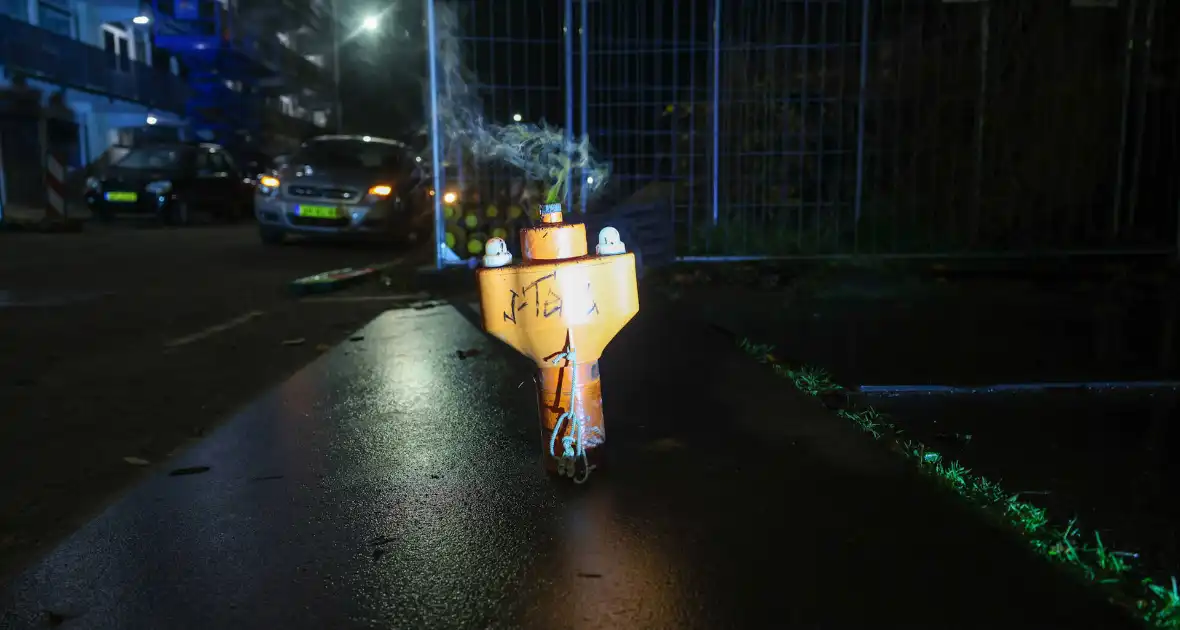 Woningbrand door noodsignaal met oranje rook - Foto 14