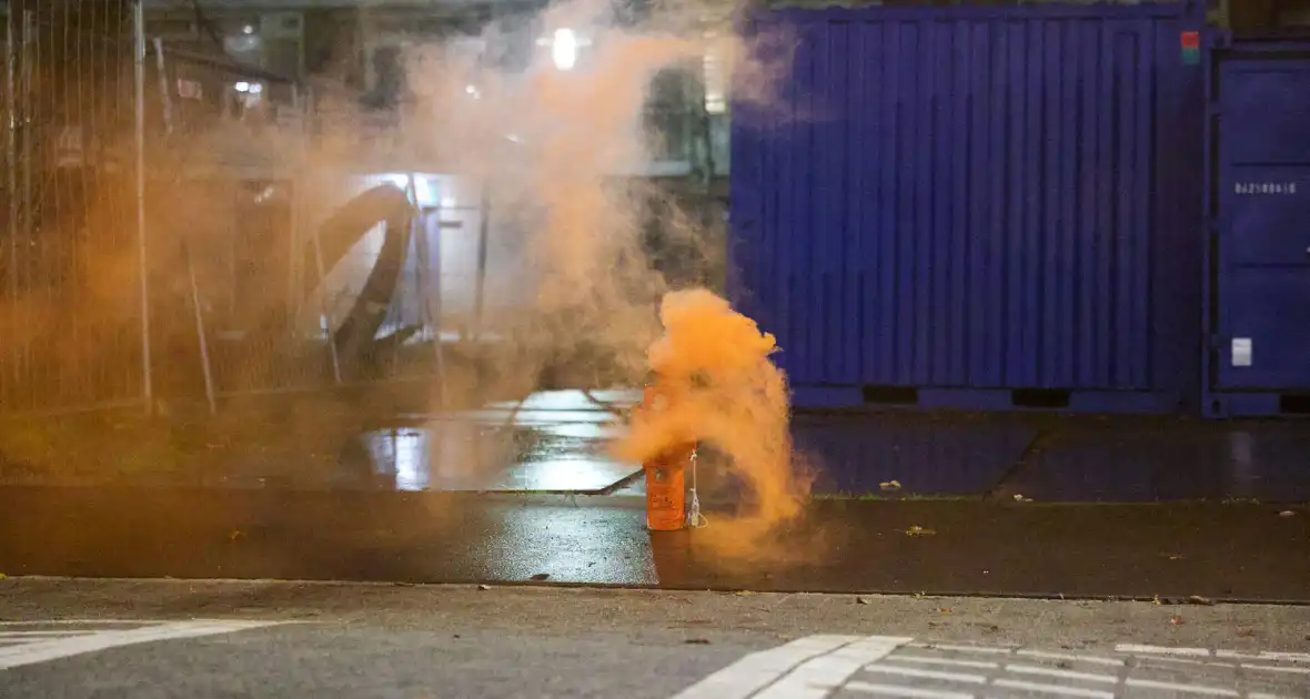 Woningbrand door noodsignaal met oranje rook - Foto 4