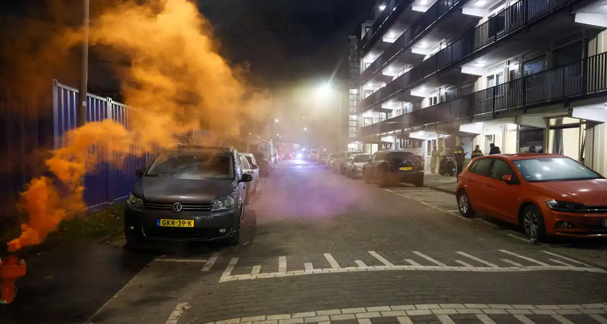 Woningbrand door noodsignaal met oranje rook - Foto 6