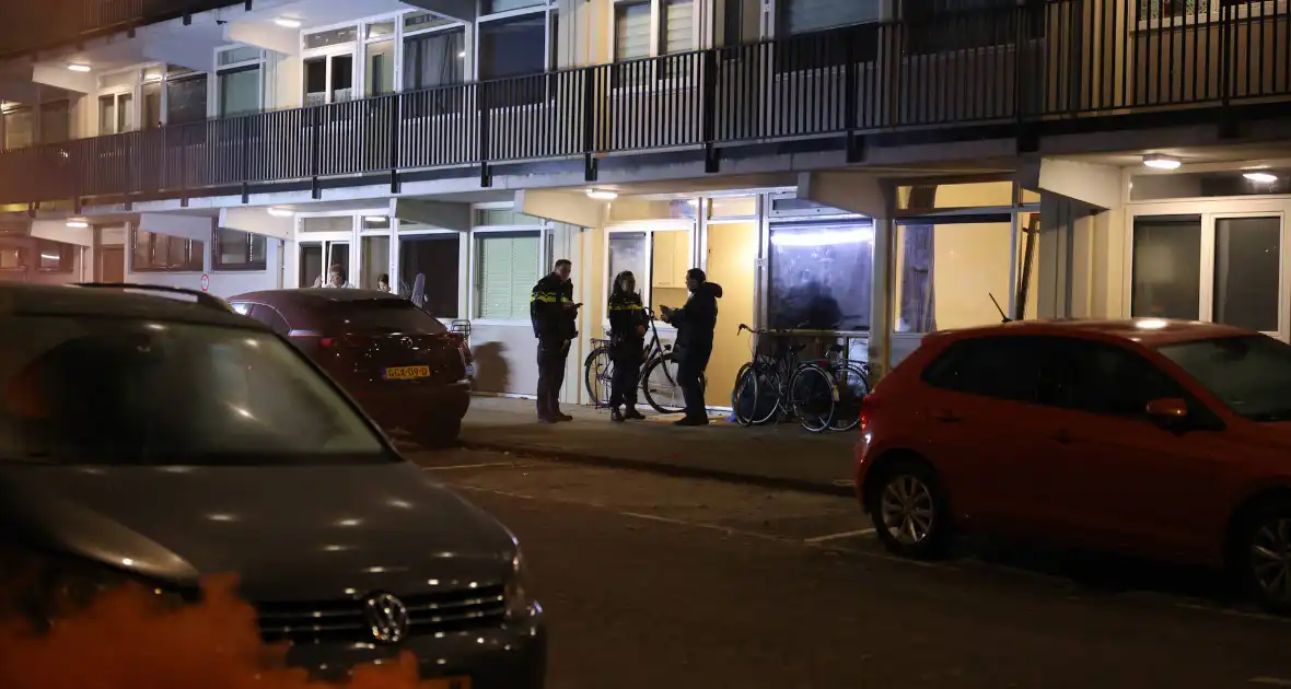 Woningbrand door noodsignaal met oranje rook - Foto 8