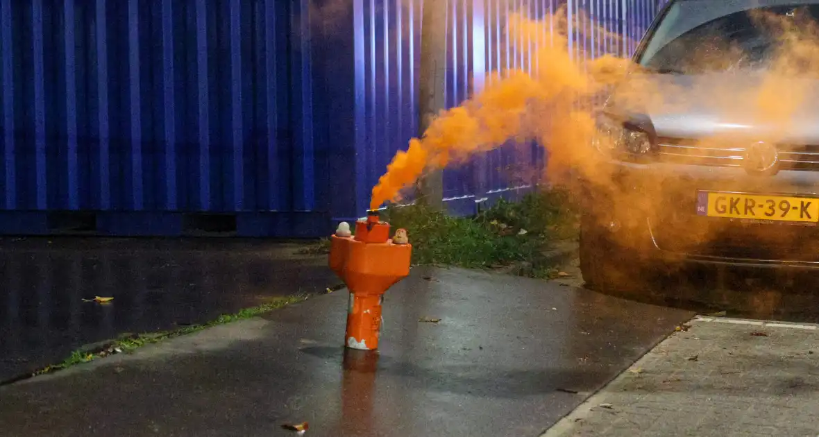 Woningbrand door noodsignaal met oranje rook - Foto 9