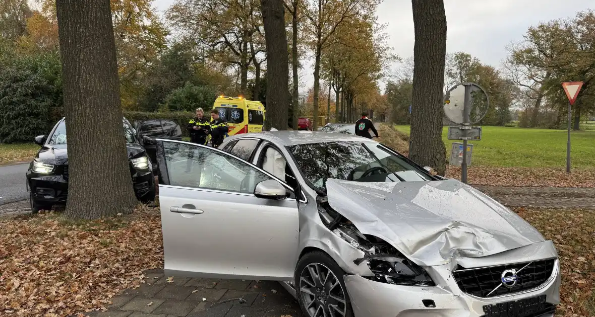 Vrouw en kind gewond bij ongeval - Foto 1