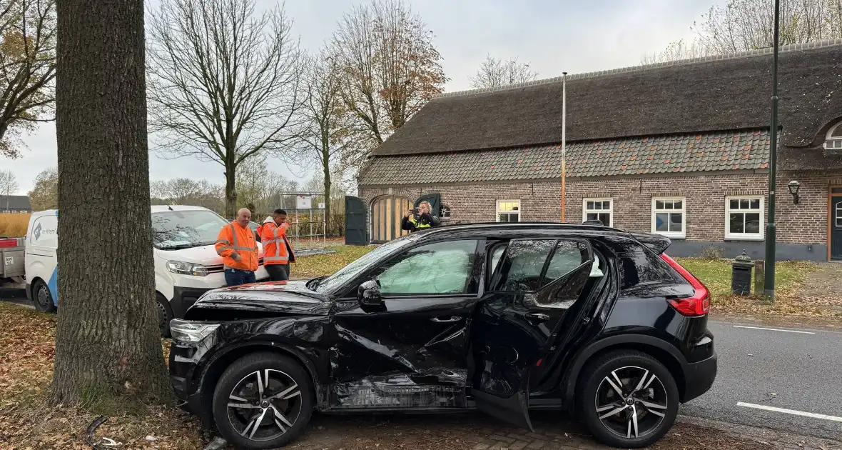 Vrouw en kind gewond bij ongeval - Foto 2