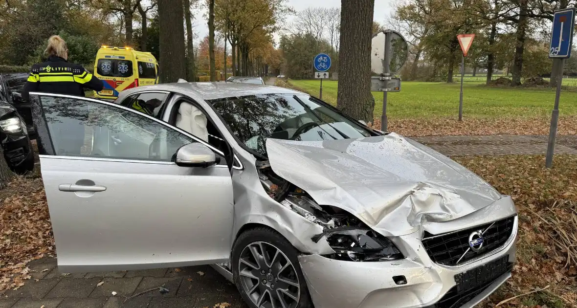 Vrouw en kind gewond bij ongeval - Foto 5